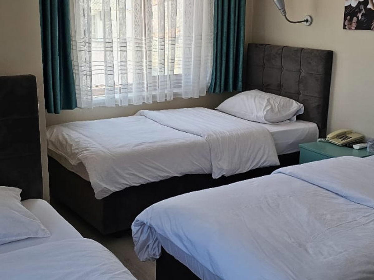 Crowded House Hotel - 22