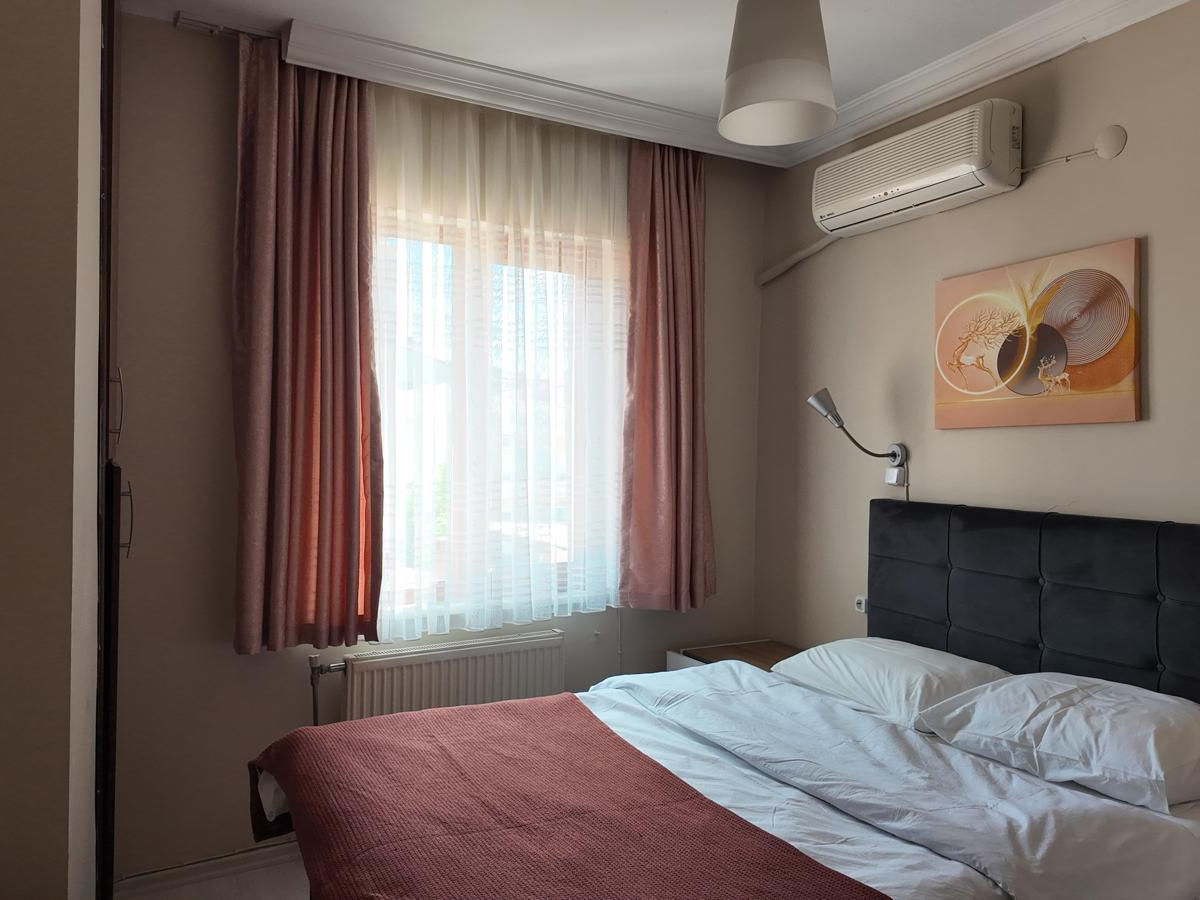 Crowded House Hotel - 29