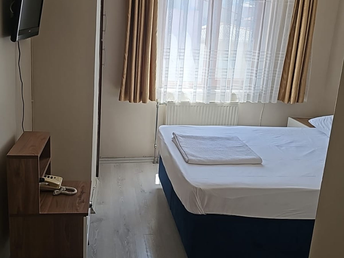 Crowded House Hotel - 35
